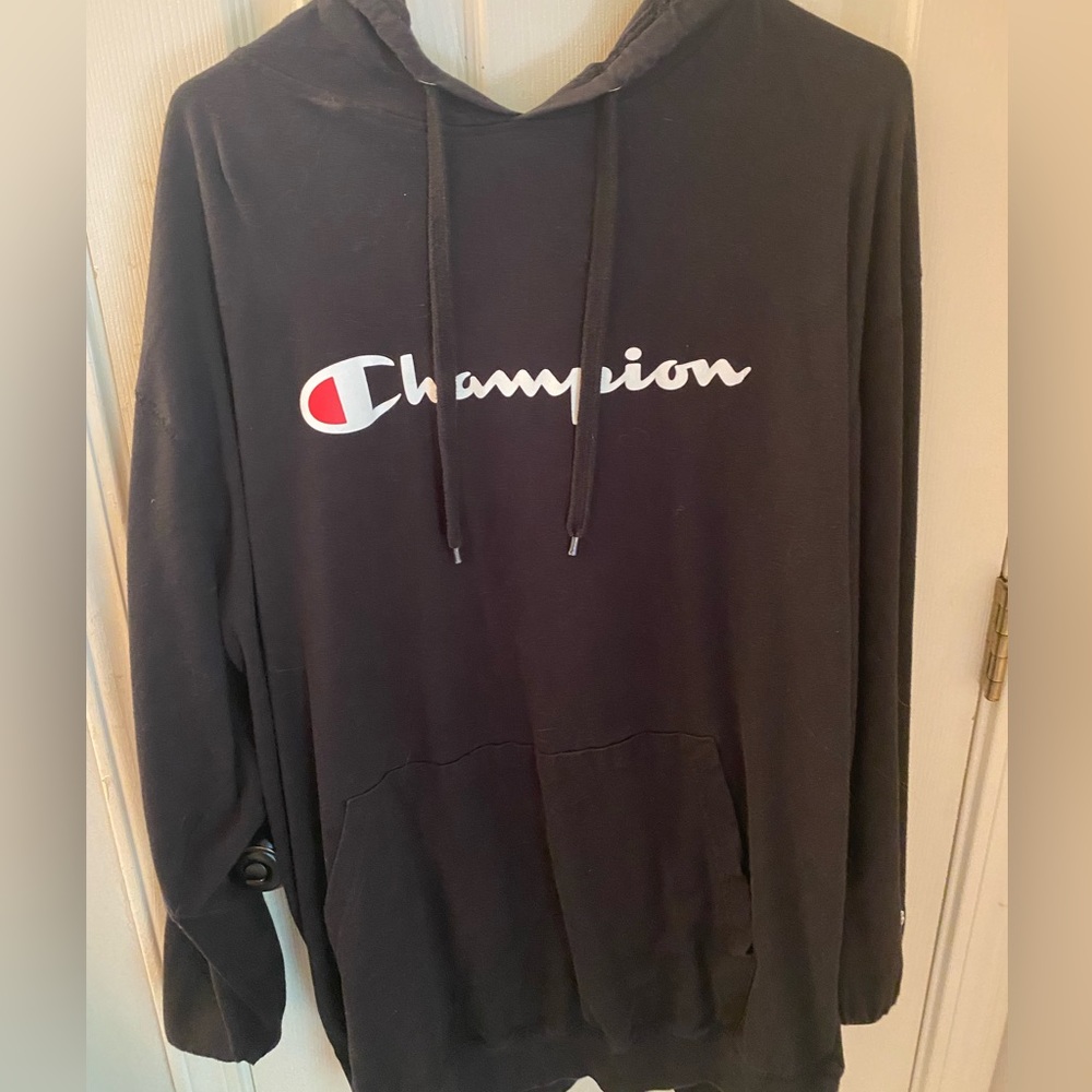 Champion, hoodie 2XL. Lightweight one. Not heavy.